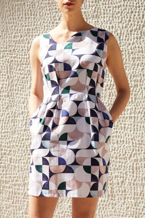Picture of "moralish" curve dress