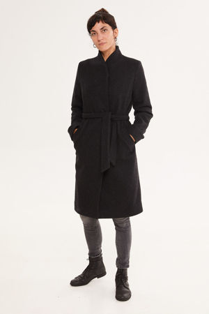 Picture of minimal coat in black