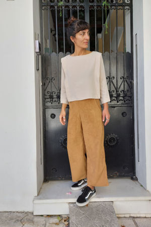 Picture of high waist corduroy pants in ochre