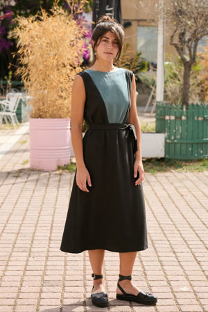 Picture of "flap" midi dress in black