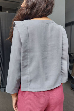 Picture of flying square top in grey