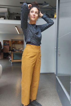 Picture of high waist  tapered pants in honey