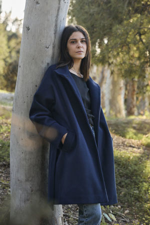 Picture of the "semi kimono" coat in dark blue