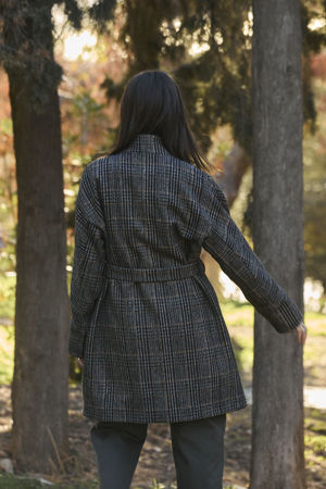 Picture of the "semi kimono" coat checkered- black