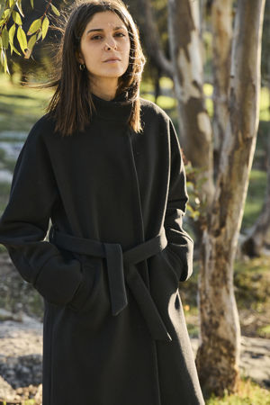 Picture of the "semi kimono" coat in black