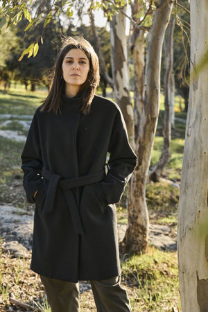 Picture of the "semi kimono" coat in black