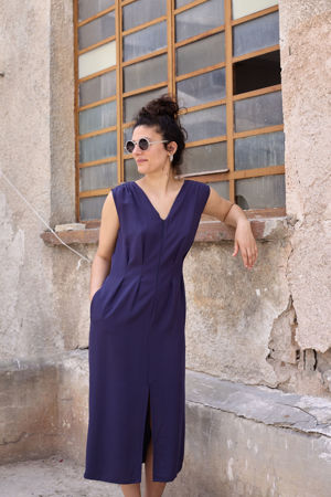 Picture of Vneck pleated dress in blue