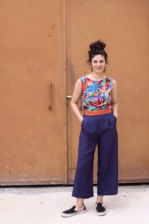 Picture of Low back jumpsuit in floral blue