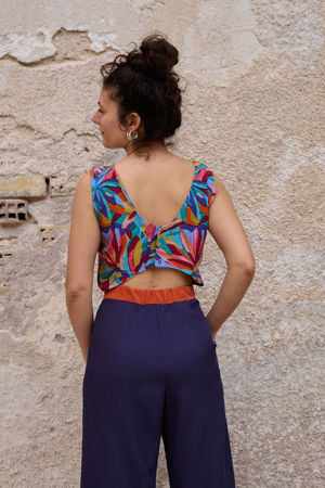 Picture of Low back jumpsuit in floral blue