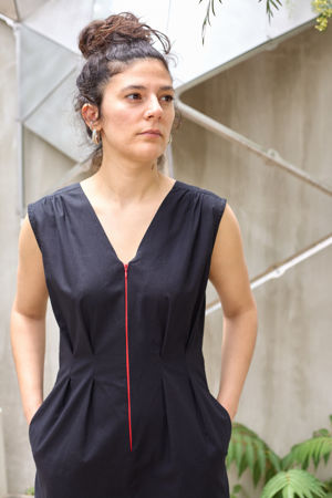 Picture of Vneck pleated dress in black
