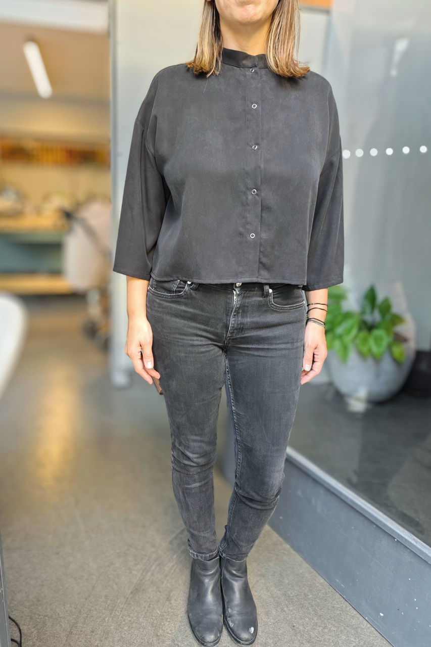 Picture of oversized mao shirt in black