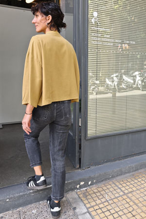 Picture of oversized mao shirt in gold ochre