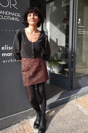 Picture of brick red geometric mini skirt