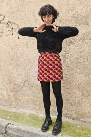 Picture of fuchsia geometric skirt