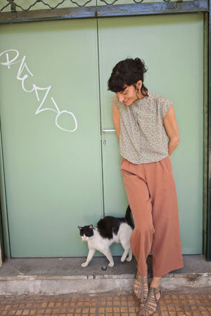 Picture of high waist pleated pants dusty pink