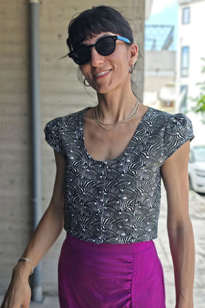 Picture of vest crop top zebra