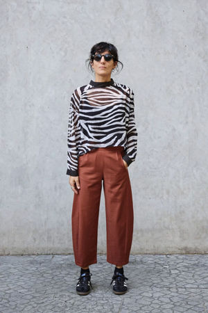 Picture of pleat  barrel pants in paprika