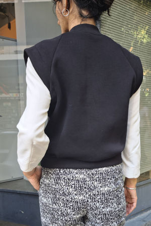 Picture of bomber  vest black -blue